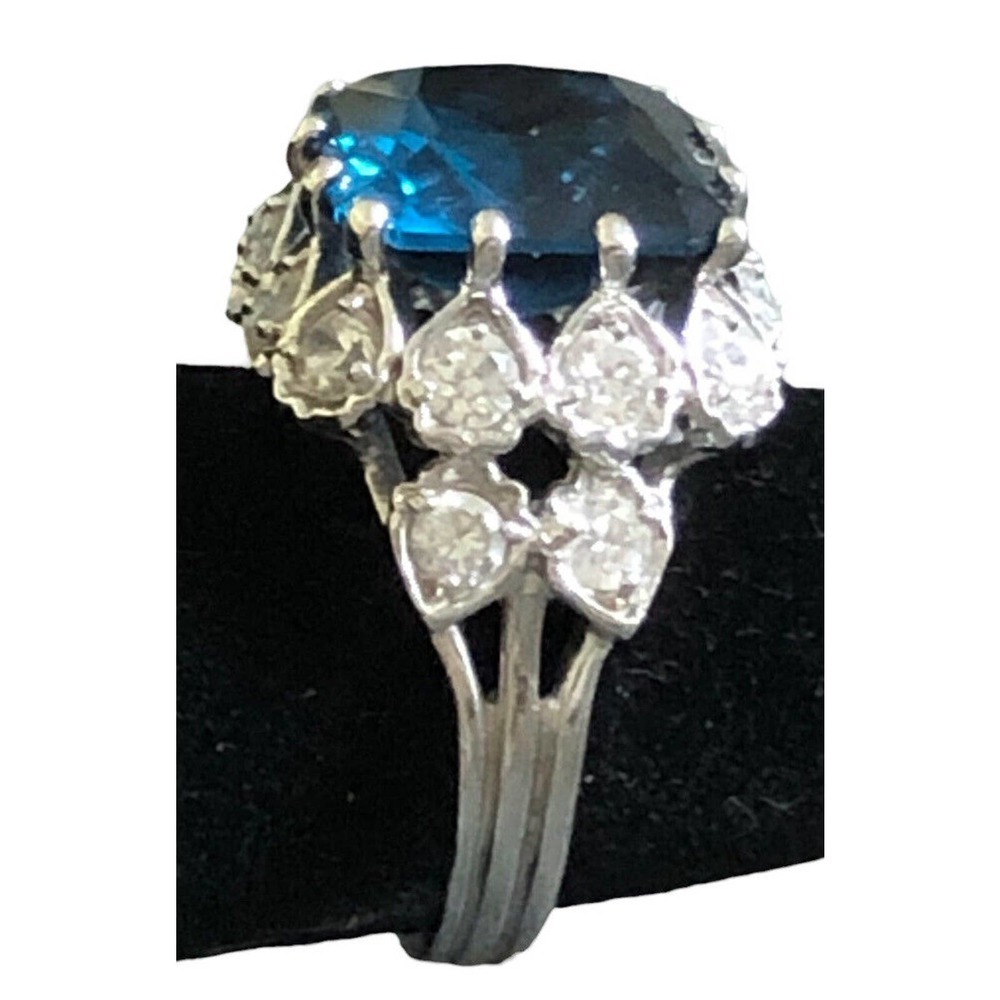 Blue and White Cubic Zirconia Silver Ladies Statement Ring Size 9.5 Thailand
